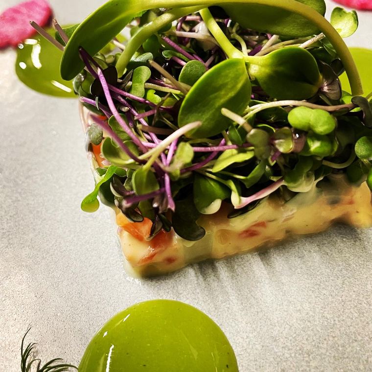香草を効かせた前菜